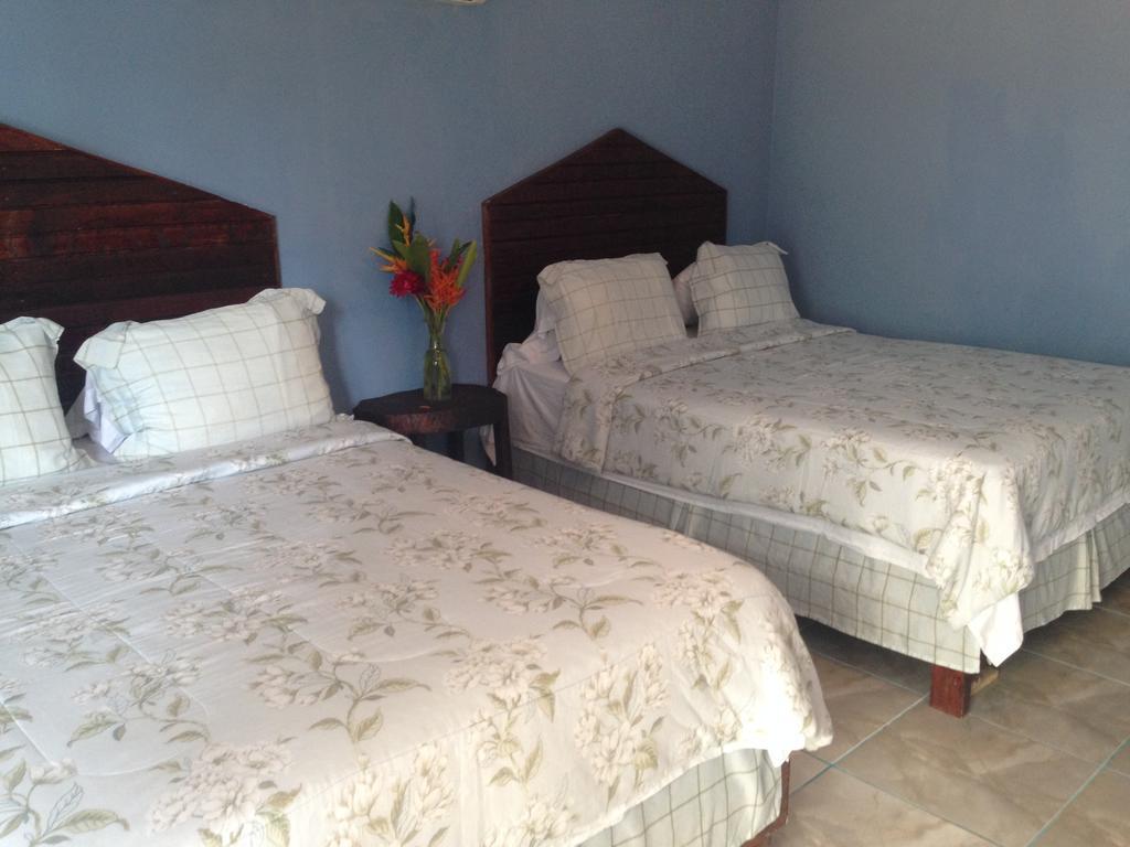לה סייבה La Delphina Bed And Breakfast Bar And Grill מראה חיצוני תמונה